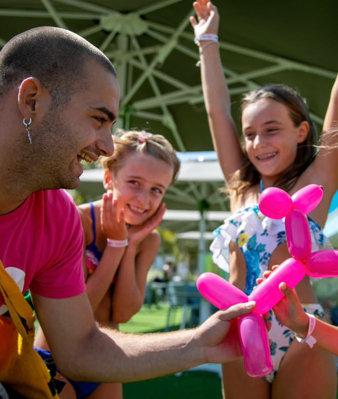 media.Gallery-Animazione-10-CFH-Milano-Marittima-Village