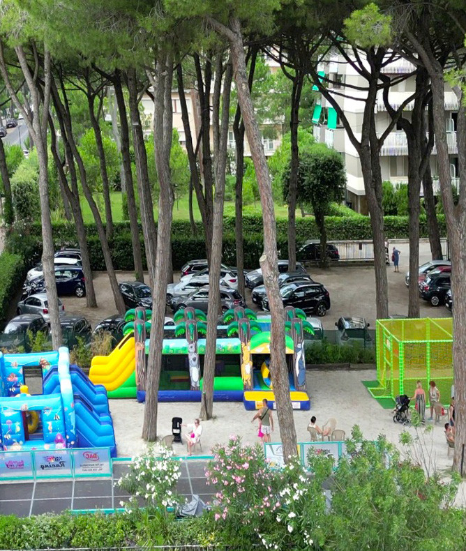 media.Gallery-Dove-siamo-2-CFH-Milano-Marittima-Village-