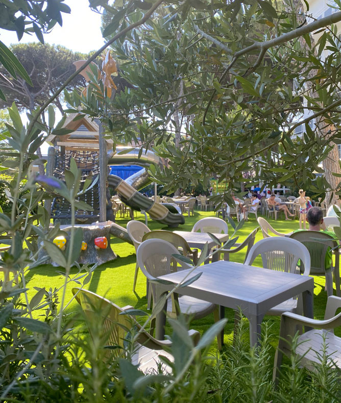 media.Gallery_Giardino10_-CFHVillageMilanoMarittima